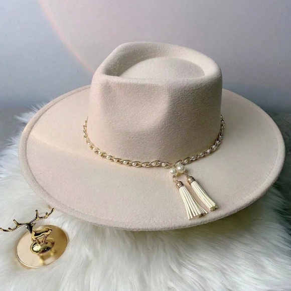 Classic Faux Pearl Gold Tone Chain Tassel Adjustable Fedora Hat - Picture 1 of 5